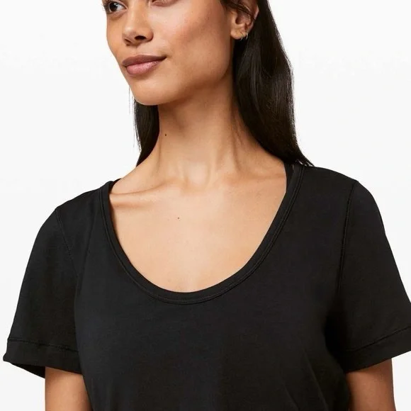 LULULEMON Black “Find Your Twist” Back Twist Short Sleeve Shirt - Picture 2 of 11